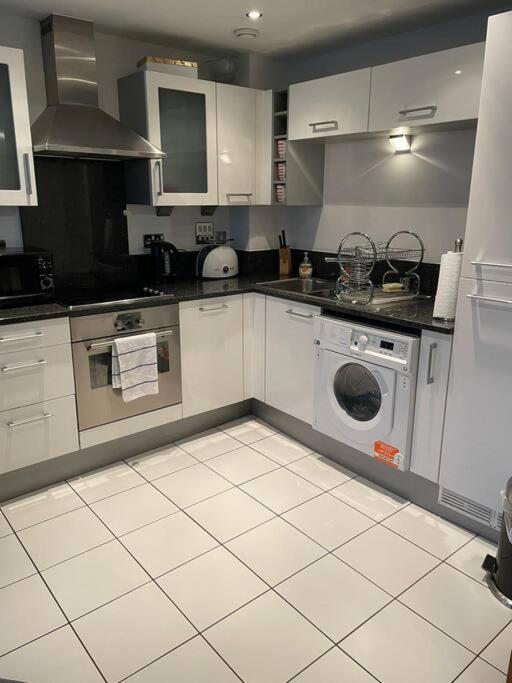 1 Bedroom Apartment Royal Docks 伦敦 外观 照片
